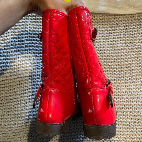 Red Boots - Picture 2 of 7